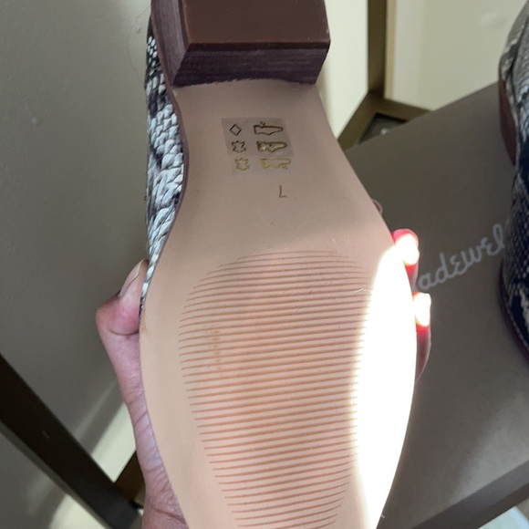 Madewell snake embossed leather Chelsea boots - Picture 3 of 4
